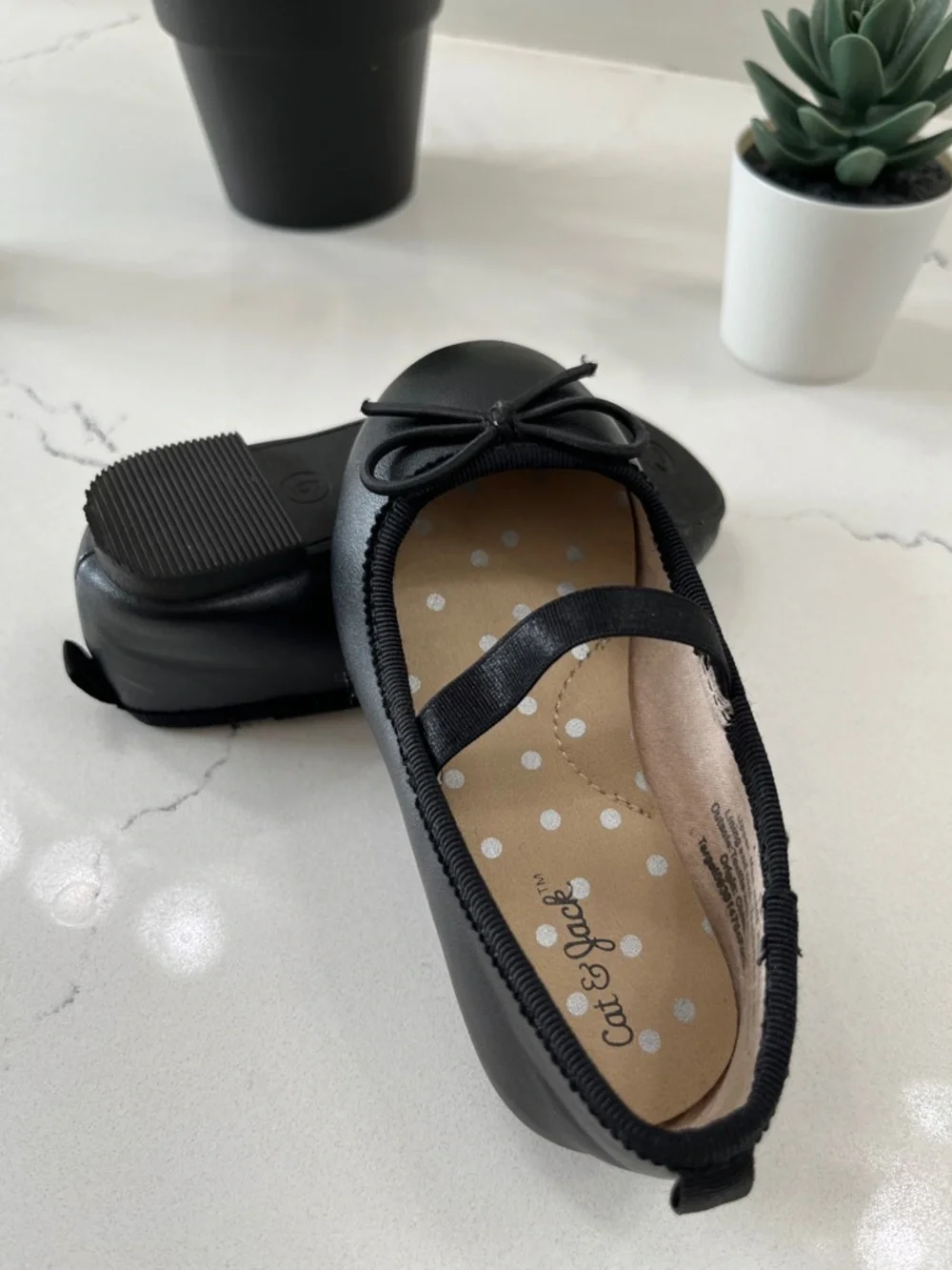 Cat & Jack Black Girls Mary Jane Flats with Bow